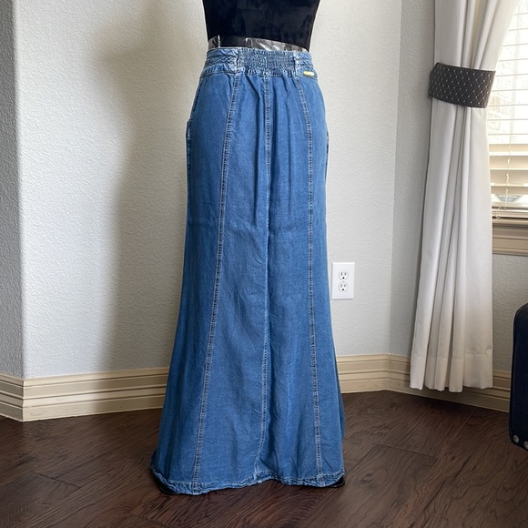 Studio F Maxi Jean skirt - Picture 6 of 9
